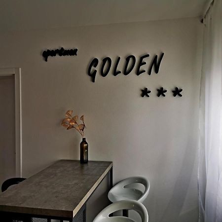 Golden - Self Check In Apartment Osijek Ngoại thất bức ảnh
